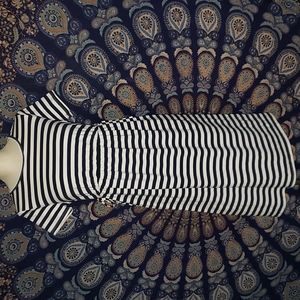 Isabel maternity size small navy, white dress